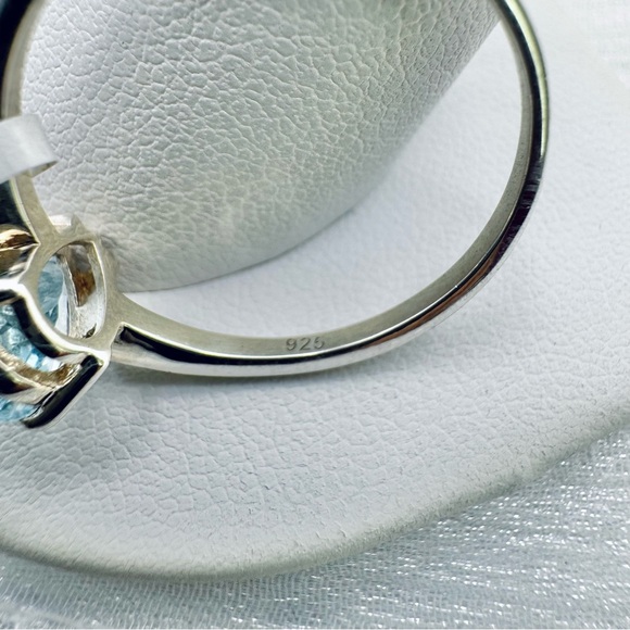 S925 Swiss Blue Topaz Pear Ring - Picture 3 of 3